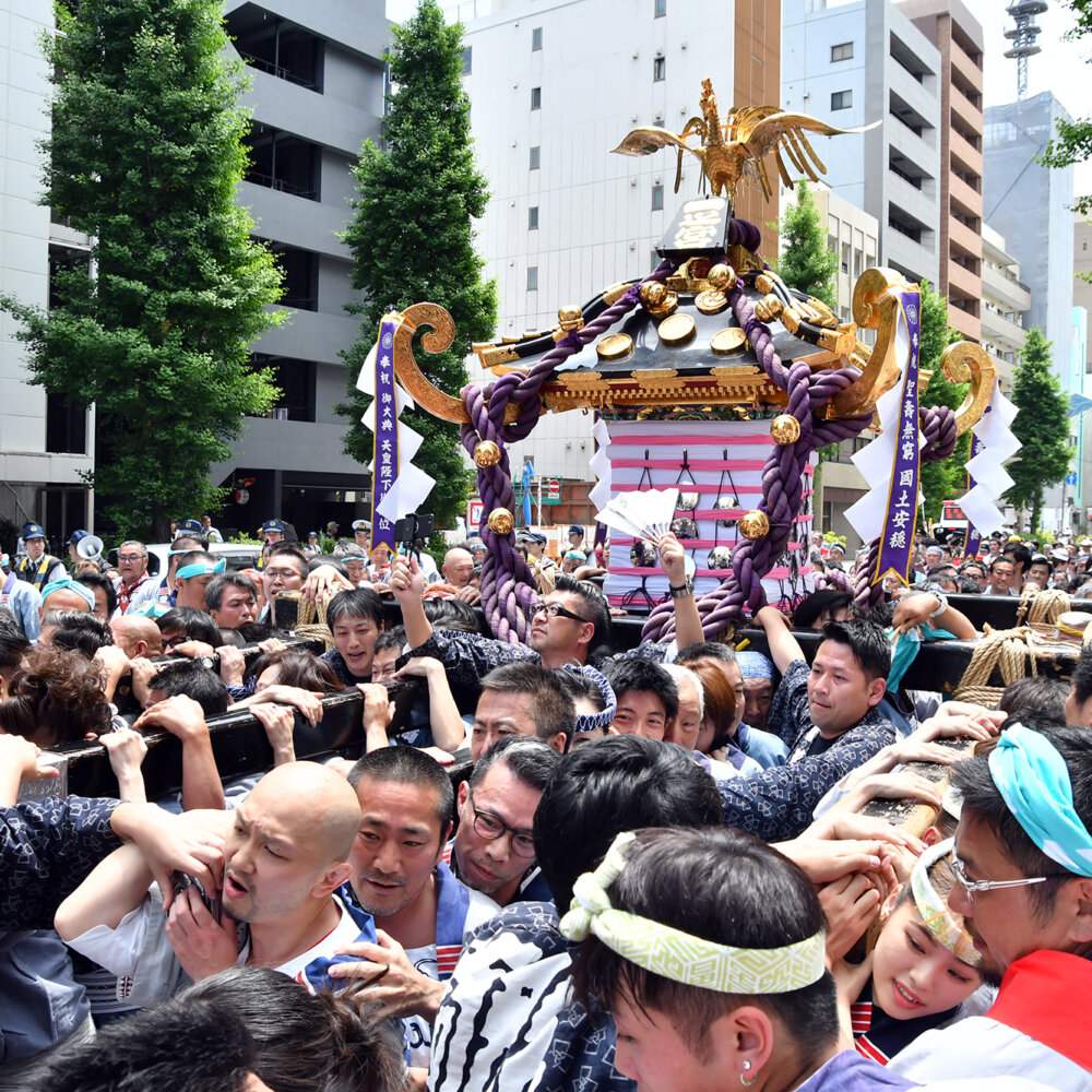浅草の街が祭りムード一色に！浅草神社の例大祭「三社祭」が5月15～17日に開催