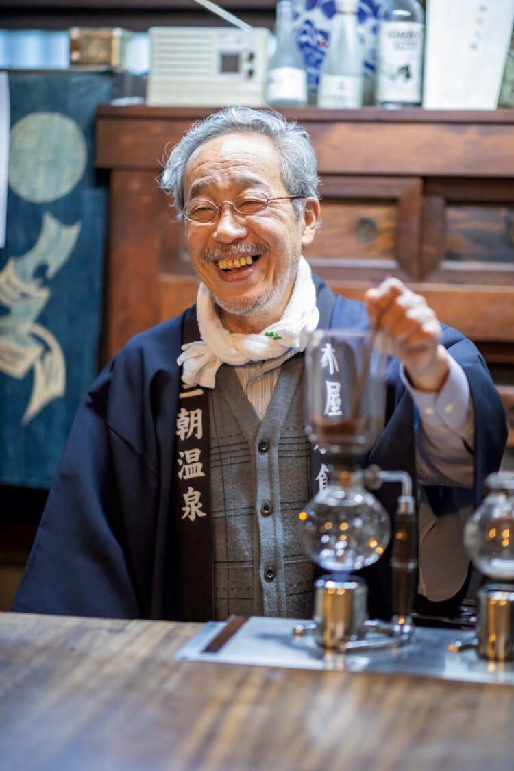 文化芸術に詳しい『木屋旅館』8代目の御船秀さん。