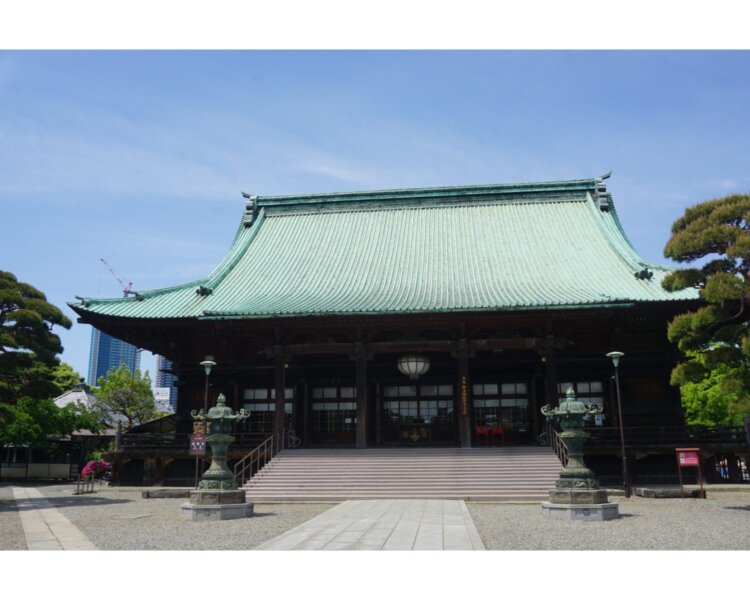 創建から16年後の元禄10年(1697)に造営された観音堂。創建当初の堂宇は、現在の観音堂の内陣ほどの大きさだったという。※堂内は撮影不可。