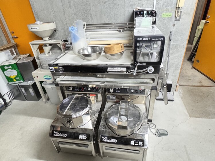 新規に導入した製麺機。これが路線変更のポイント。