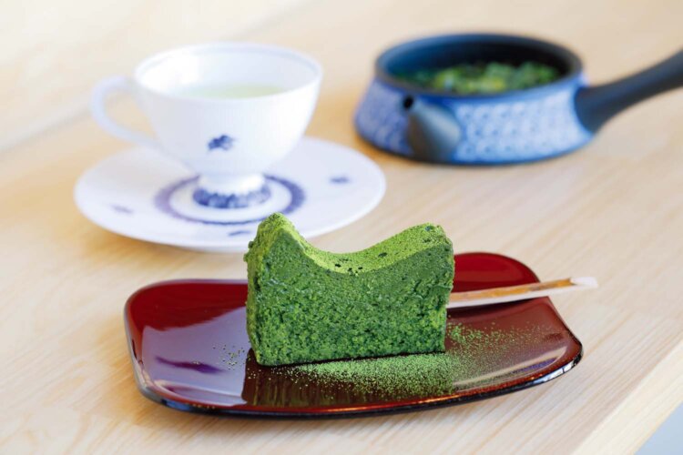 抹茶のガトーショコラ880円。