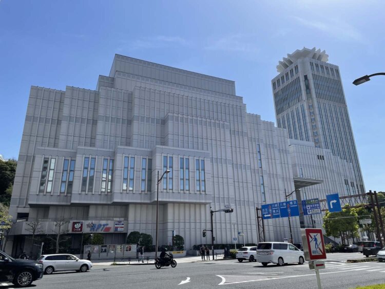 ベイスクエアよこすか。