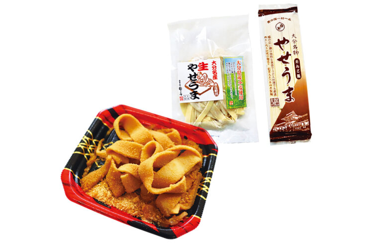 平麺を甘いきな粉で食べる郷土料理「やせうま」。語源は痩せた馬ではなく、平安時代に幼い若君が乳母の八瀬（やせ）に「うまいもの！」と、せがんだという伝説に由来する。