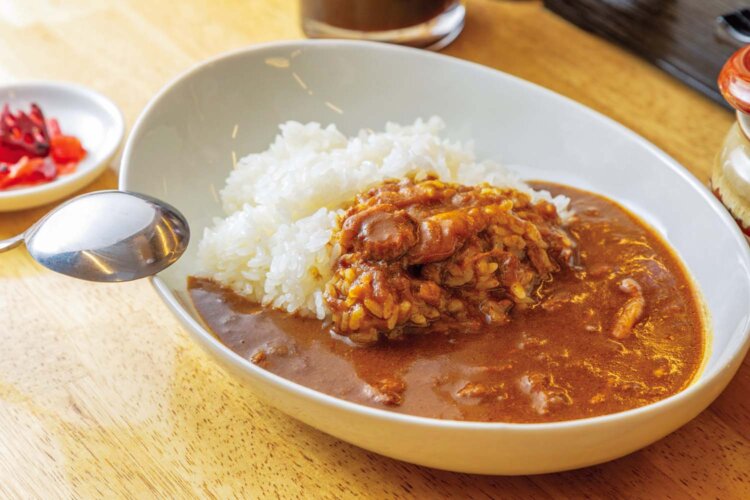 定食にプラスしたいカレーは破格の300円。