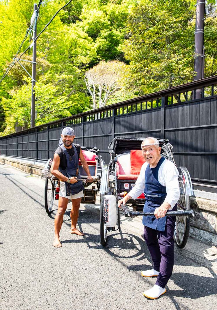 左から、『鎌倉人力車 有風亭 飛車』清水謙次さん（通称、はだしのケン）、『鎌倉人力車 有風亭』青木 登さん。