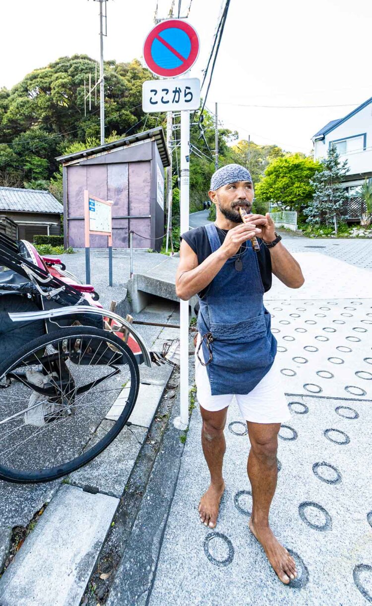 「笛の音が聞こえたら声をかけてください」。