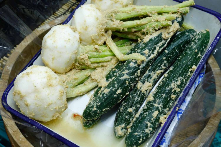 新鮮な野菜で作る自家製の糠漬けも評判。