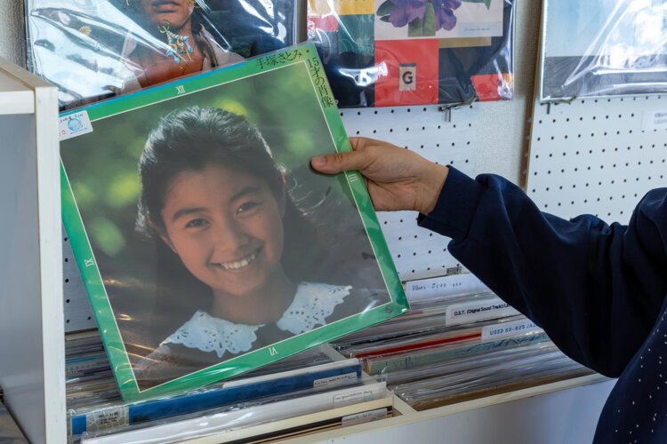 手塚理美さんのLP『15才の肖像』も発見！