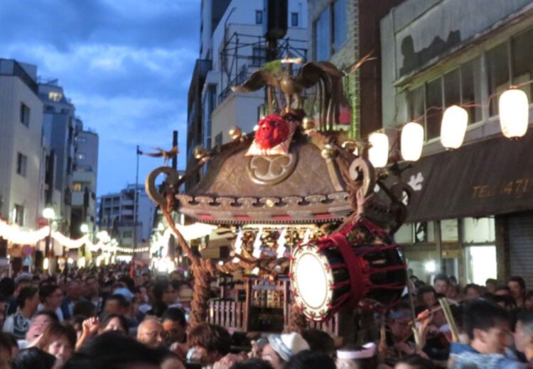 53段の急階段を宮神輿が駆け上がる！「品川神社例大祭」が6月5～7日に開催