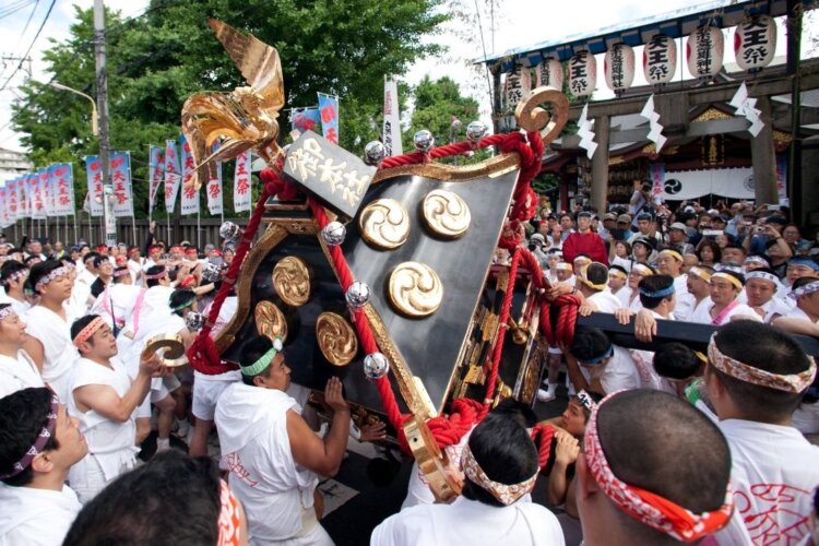 迫力満点の“神輿振り”は必見！荒川区で「素盞雄神社天王祭」宮神輿の渡御が6月6・7日に開催