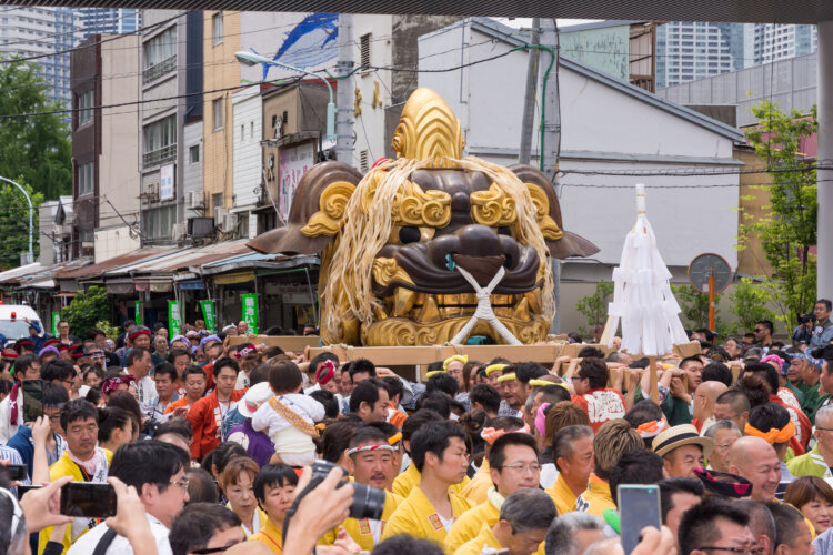 千貫宮神輿と雄獅子の2基が練り歩く！築地の波除稲荷神社で「つきじ獅子祭」が6月10～14日に開催