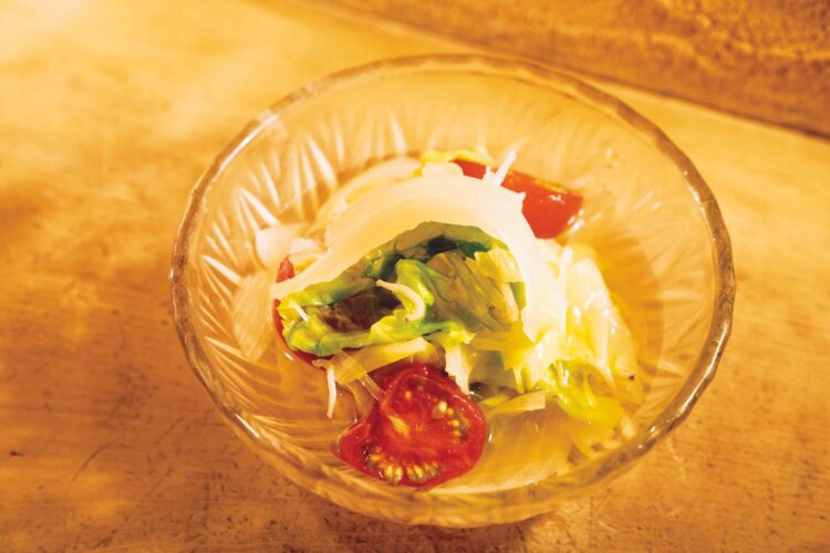 春キャベツ、トマト、新玉葱のお浸し800円。
