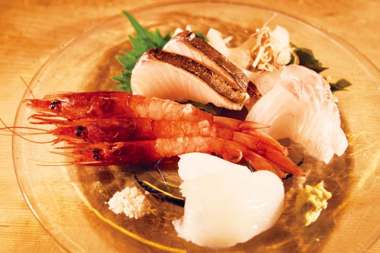 刺盛1800円。わさびや塩までこだわり抜く。