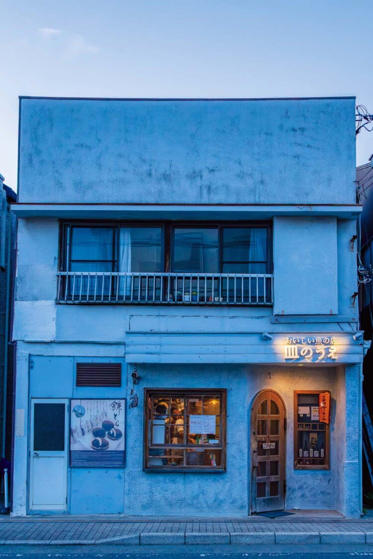 築80年の商店建築の1階。元は美容室だった。