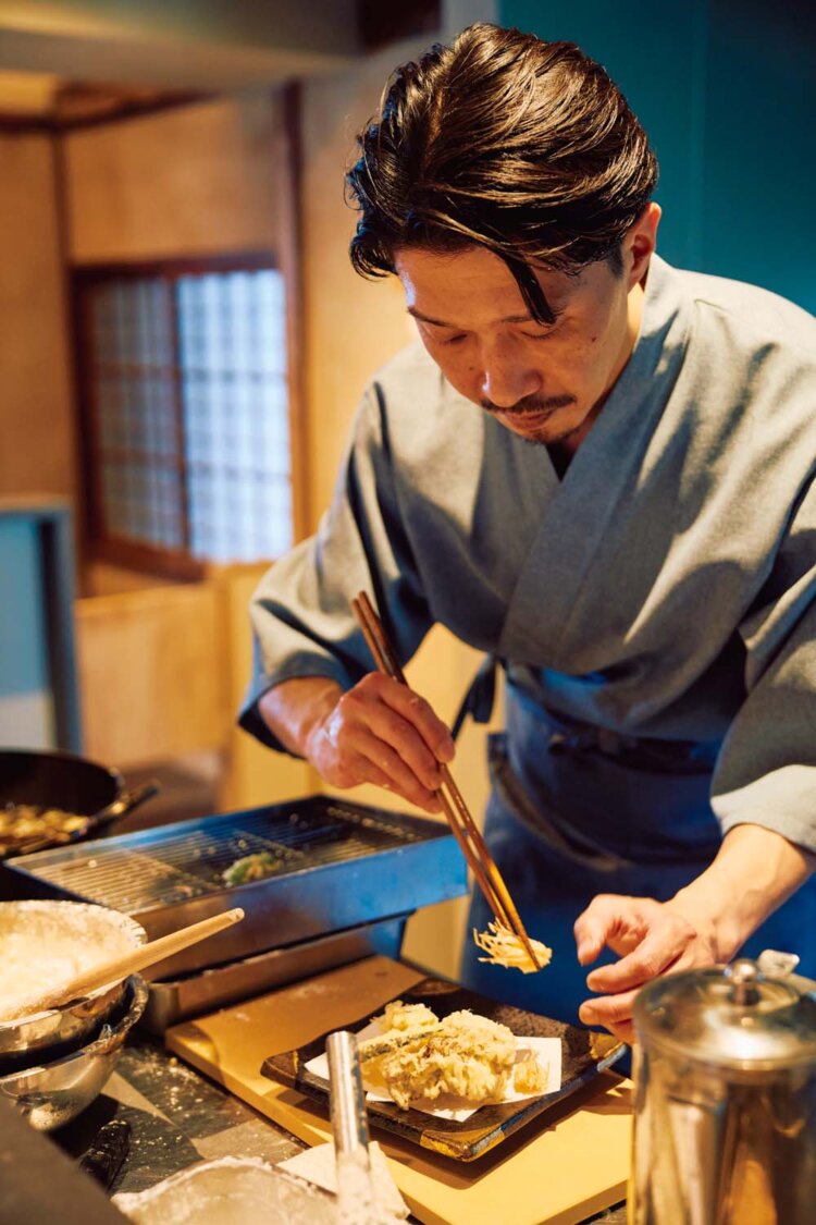 湘南のそば屋で修業を積んだ店主・曲渕久剛さん。