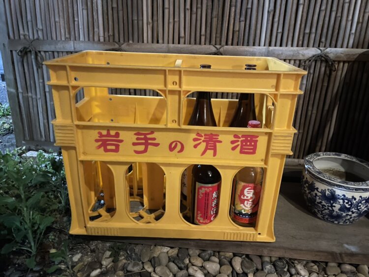 8本収納可能な岩手の清酒P箱。
