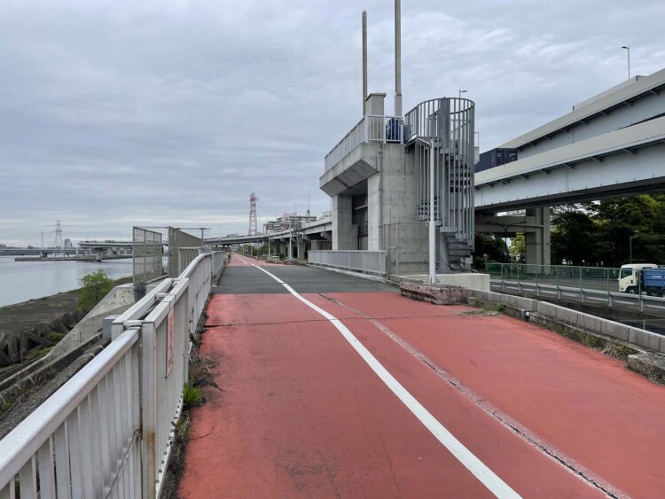 新左近川水門。