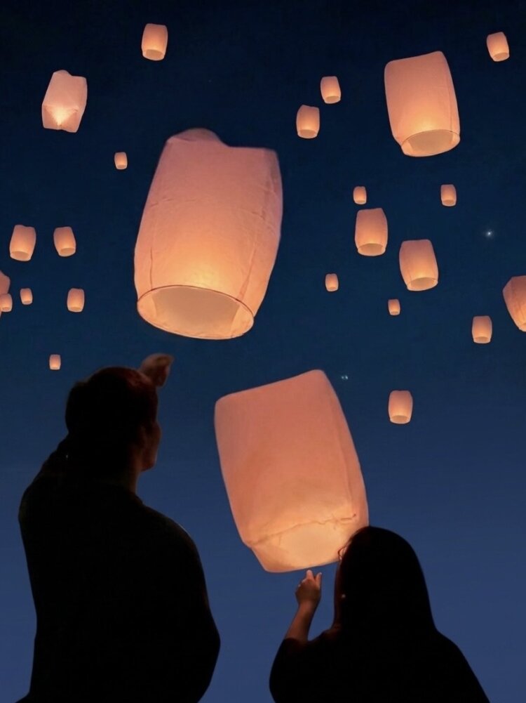 初の試みとなる「七夕ランタン」。水辺に幻想的な光景が広がる（写真はイメージ）。