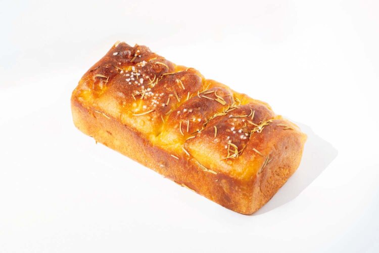 フォカッチャローズマリー 540円。