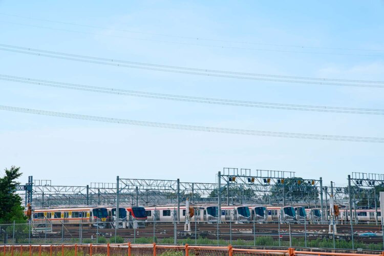 守谷にあるTXの総合基地。南西から車両を眺望。