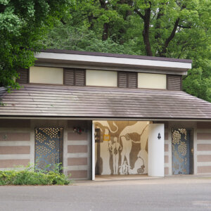 【東京街角クイズ】この写真、どこの公衆トイレでしょう？〈全6問〉