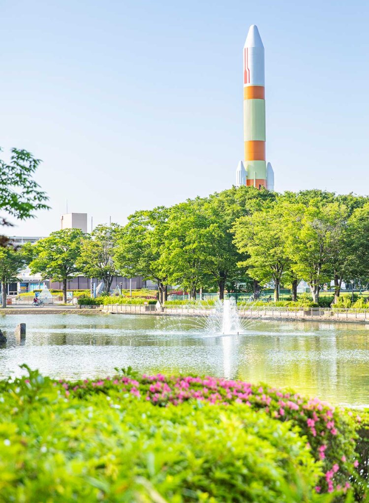 中央公園から見えるエキスポセンターのHｰⅡロケット。