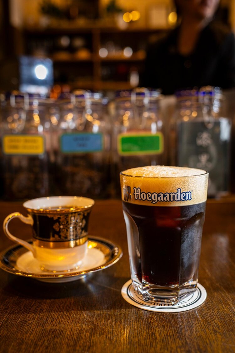 泡までおいしい漆黒ブレンドのアイスコーヒー、エルサルバドルSHG ジュリアともに770円。
