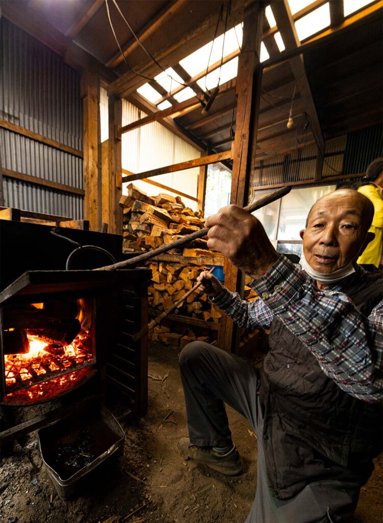 「朝5時から焼き始めているよ」