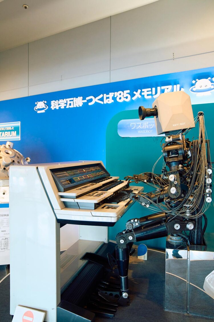 当時話題を呼んだ鍵盤楽器自動演奏ロボット「ワスボット」。