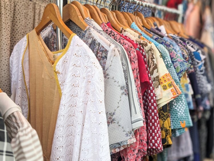 コーディネートに迷ったらスタッフに相談して。きっといいアドバイスをくれる。