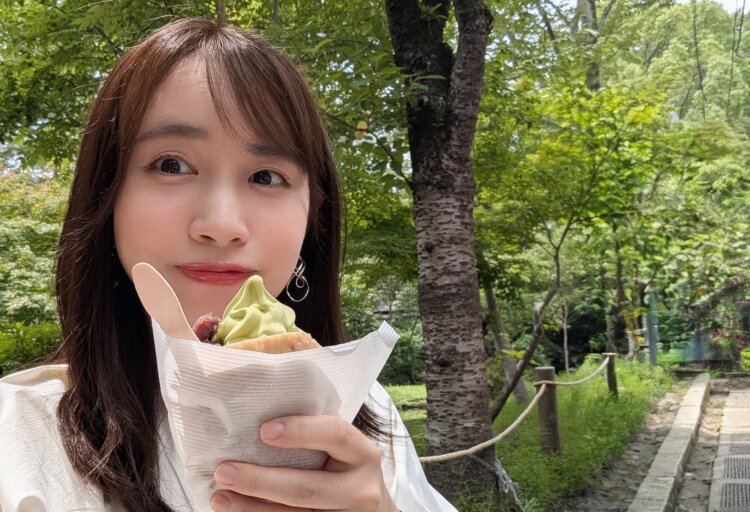 片手で持てるため食べ歩きにもおすすめ。