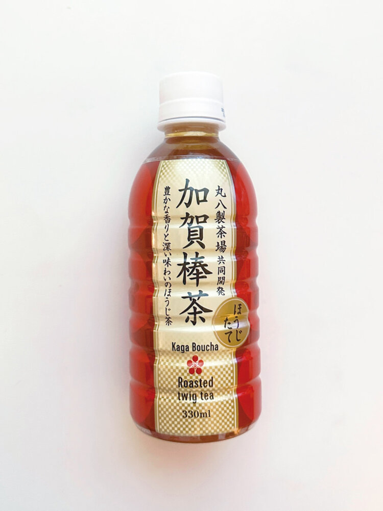丸八製茶場と共同開発の「加賀棒茶」（Aガイヤ・マルエー・むつぼしマーケット）。