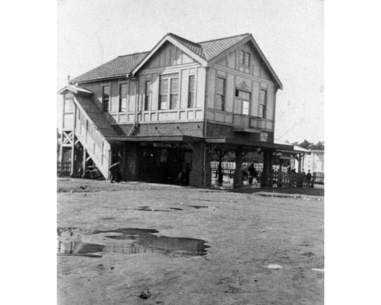 昭和3年（1928）頃の祐天寺駅（写真提供＝東急株式会社）。
