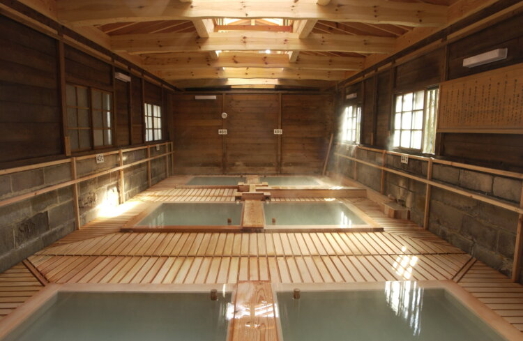 好みの温度の湯船に浸かることができる。入浴前にかぶり湯をするとのぼせが防げる。