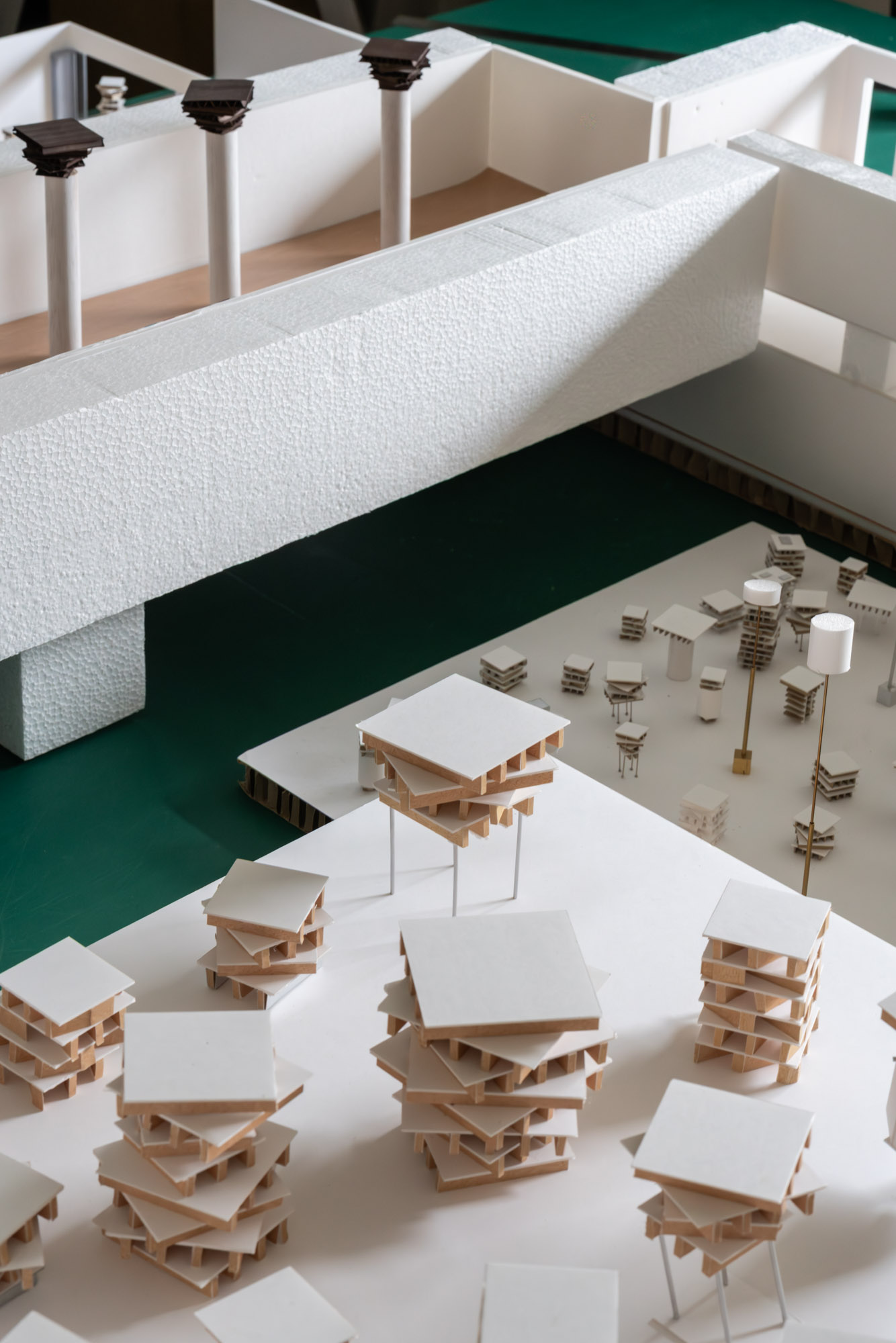 ほぼ、空:青木淳 + リチャード・タトル 展示模型 撮影:ToLoLo studio (1)