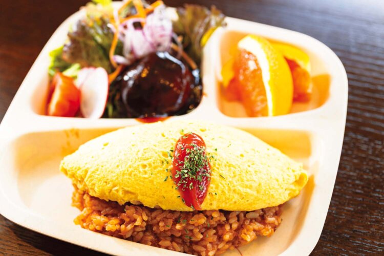 人気のハンバーグとオムライスが乗ったキッズプレート800円。