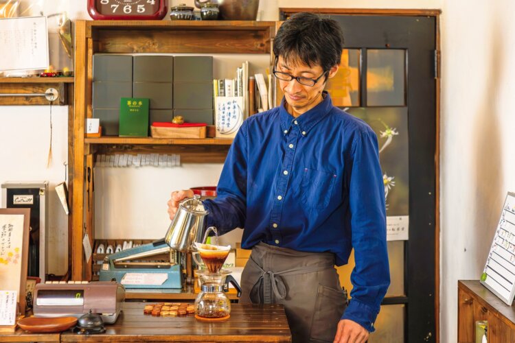 スペシャルティコーヒーは10種類以上。注文ごとにハンドドリップ。