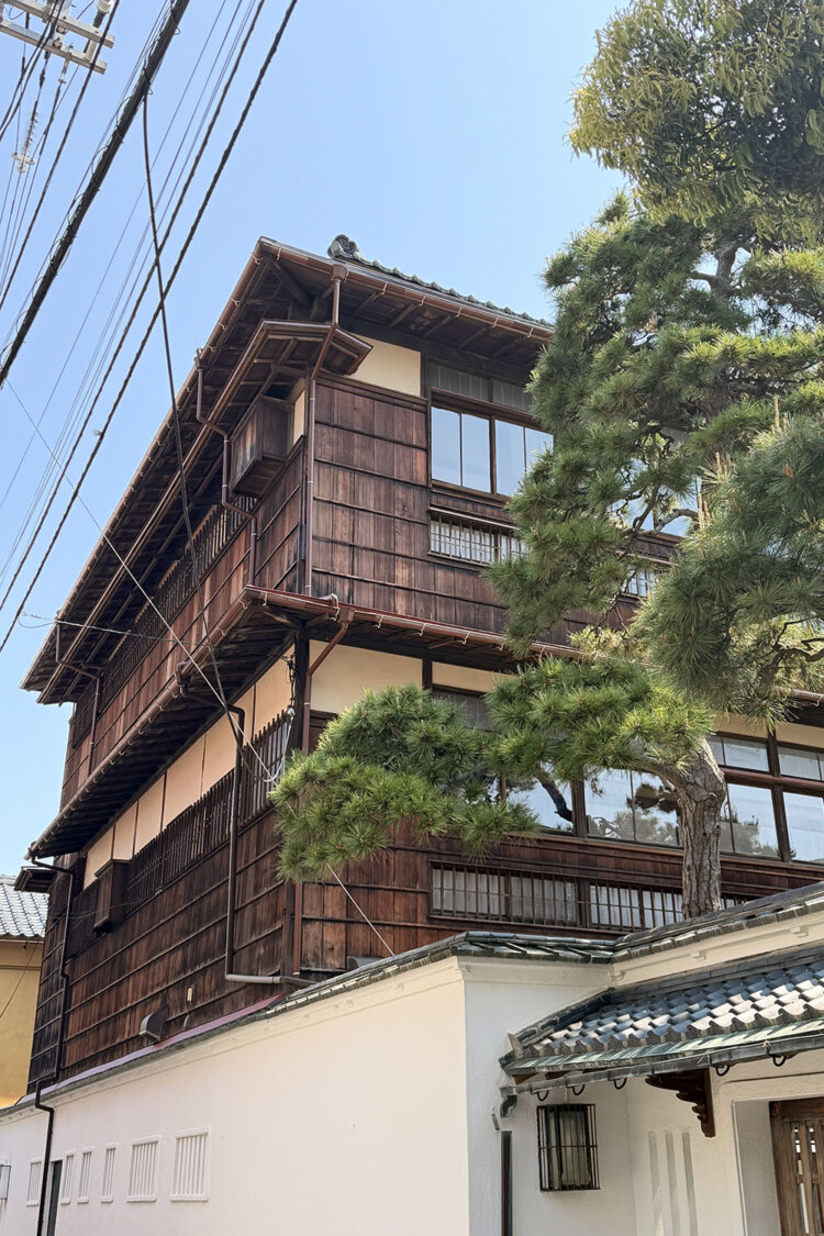 立派な料亭を発見！
