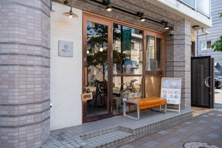 店があるのはマンションの1階。