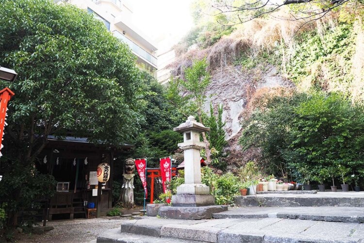 唐突に緑いっぱいで驚く。便利なトンネル通ってきたけど、そういえば山だもんな。