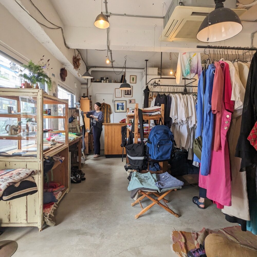 長く着られるシンプルな古着が揃う下北沢『FILM』。まるで洋服好きの友達の家に遊びに来たような居心地のよさ
