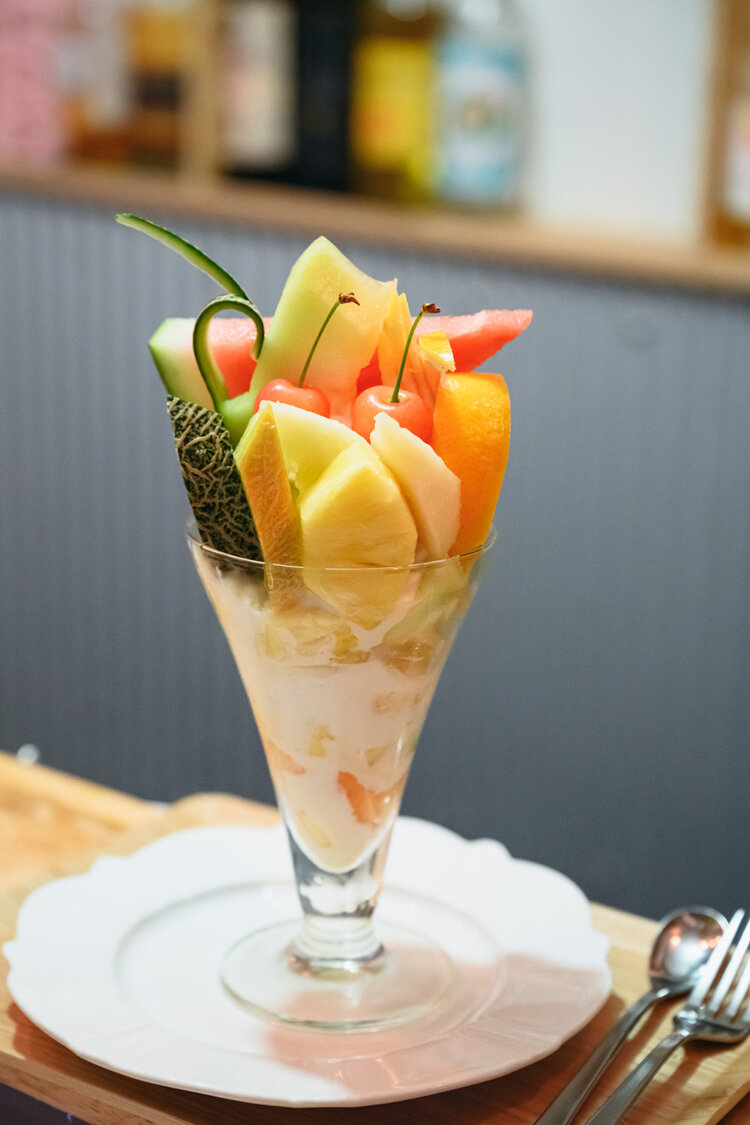 その日の食べごろで作る旬のパフェ1800円。