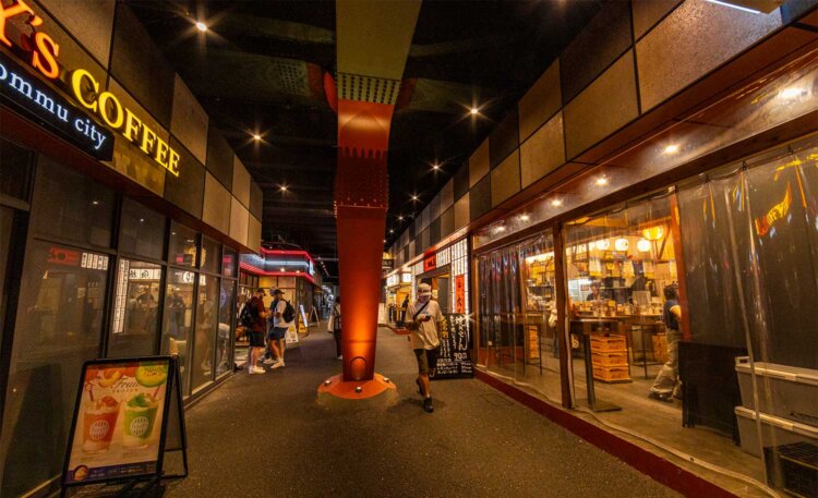 歴史ある「純情商店街」や2023年にできた「高円寺マシタ」など、気になる通りが多い。