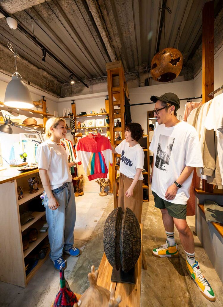 「お店にあるものは全部売ってます！」。