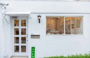【散歩の達人】小さな本屋-Candlelight_1