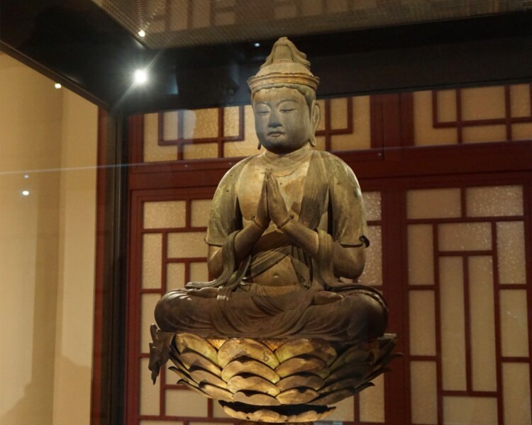 国宝・普賢菩薩騎象像を展示する「祈りと救いの美―国宝 普賢菩薩騎象像との出会い」が9月27日まで、虎ノ門『大倉集古館』で開催中
