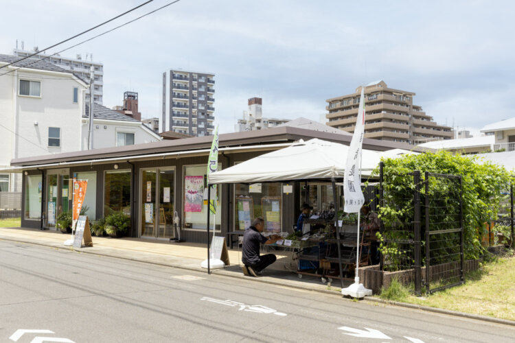 小金井市観光まちおこし協会が運営する農園内の販売棟「Plum」。