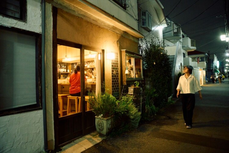 住宅地の中にある築60年以上の古民家。
