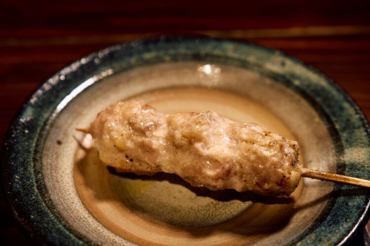 だんご。粗挽（び）きで食感も楽しい。