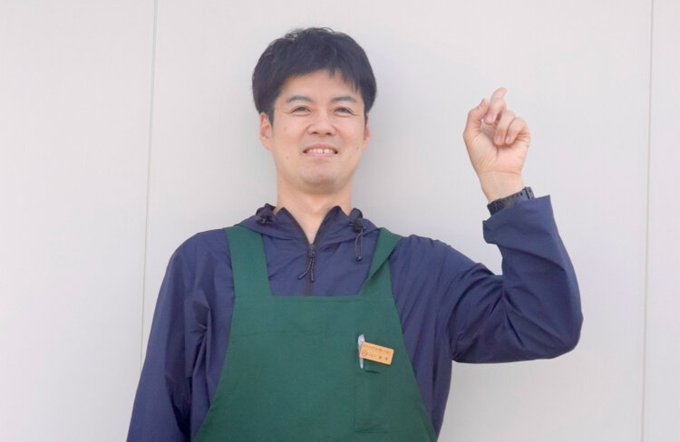 「惣菜のハロー」を推進する田中幸太郎社長。「お腹をすかせてお越しください！」。